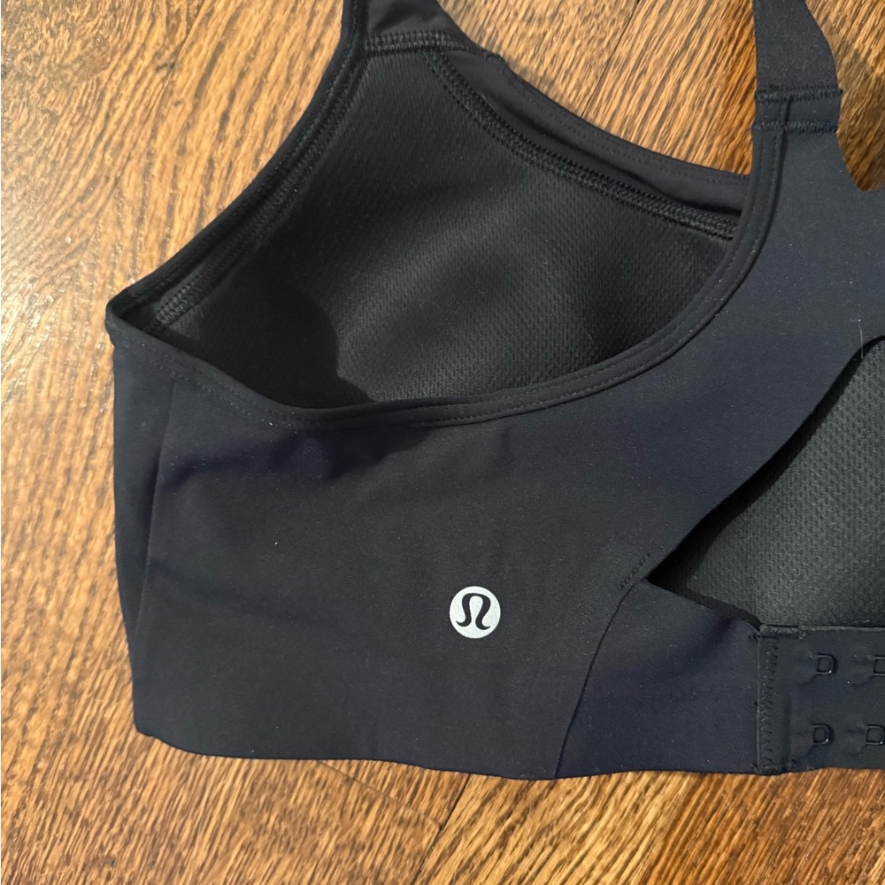 Lululemon All Powered Up Sports Bra - Picture 3 of 4